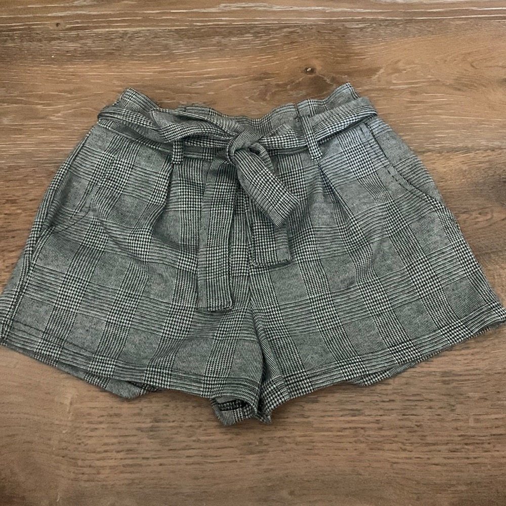 ReVamped black and white plaid high waisted shorts / size xs